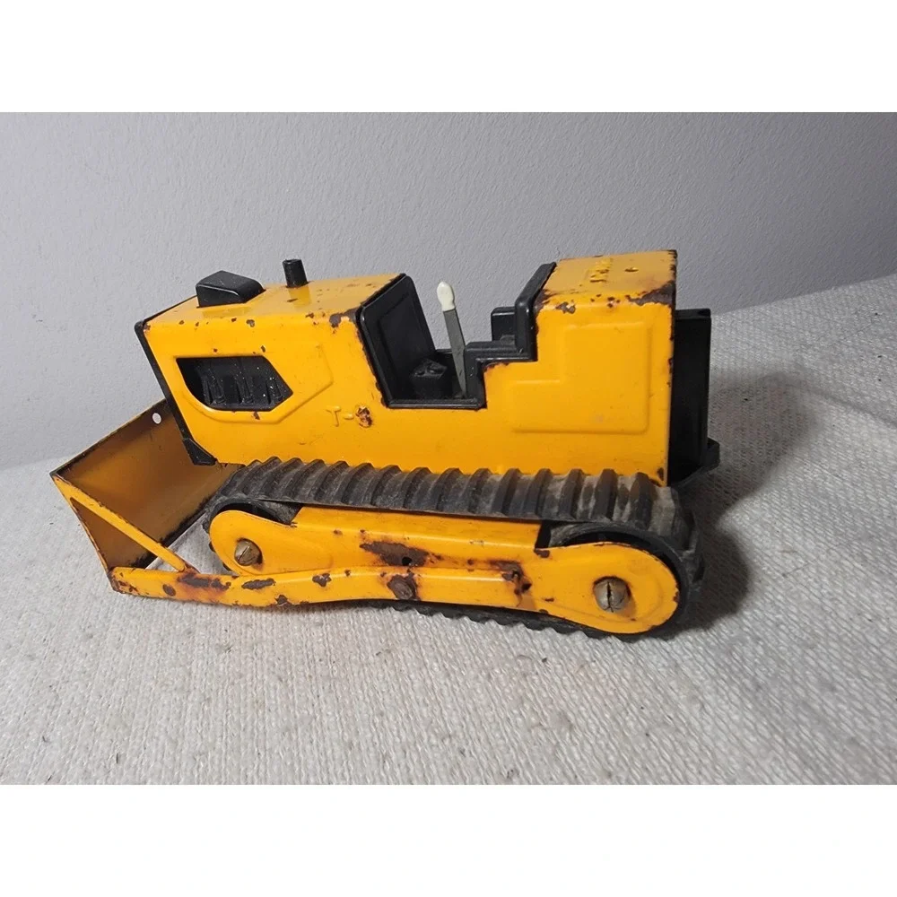 Vintage Tonka T-6 Bulldozer Pressed Steel Crawler Yellow Tractor Rubber Track